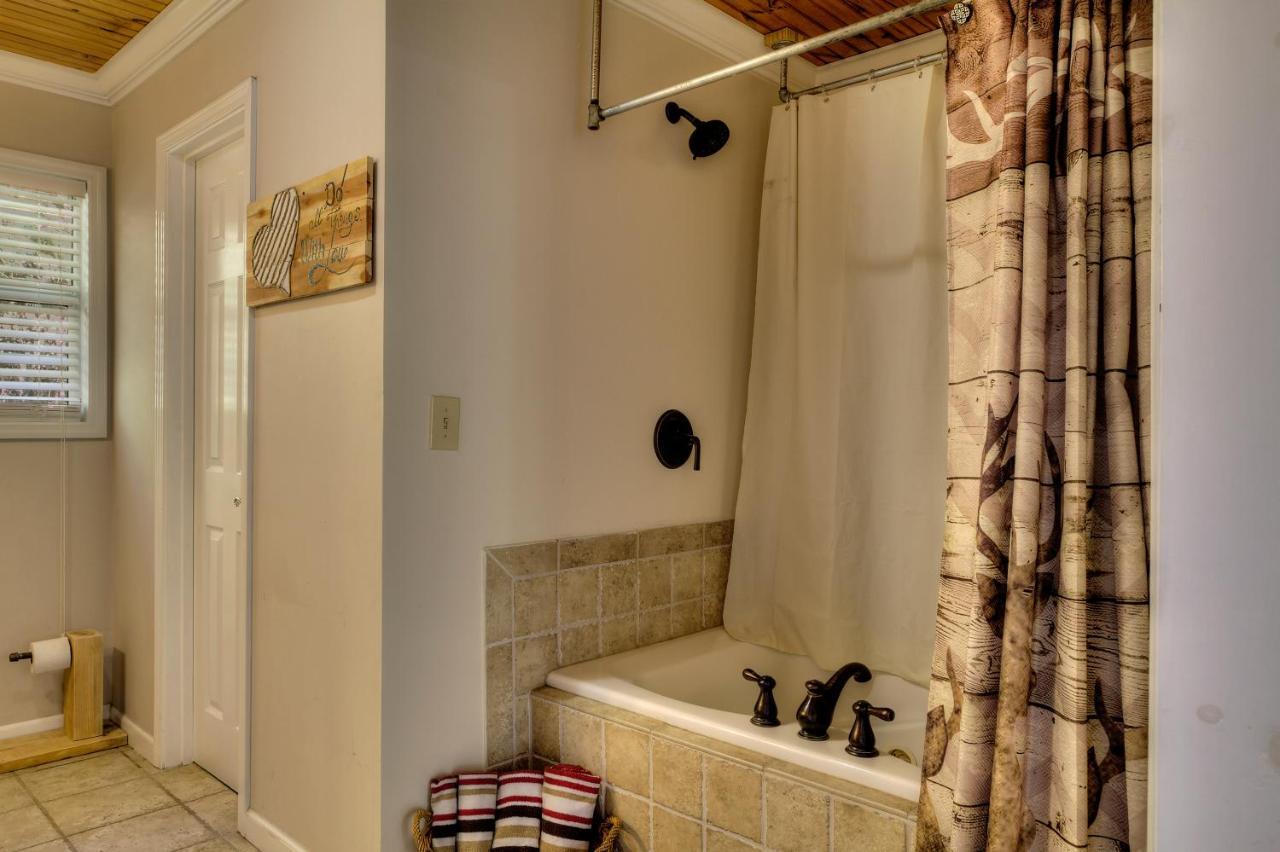 סביירוויל 5Bedrooms*4King Beds*Outstanding Location*Hottub* מראה חיצוני תמונה