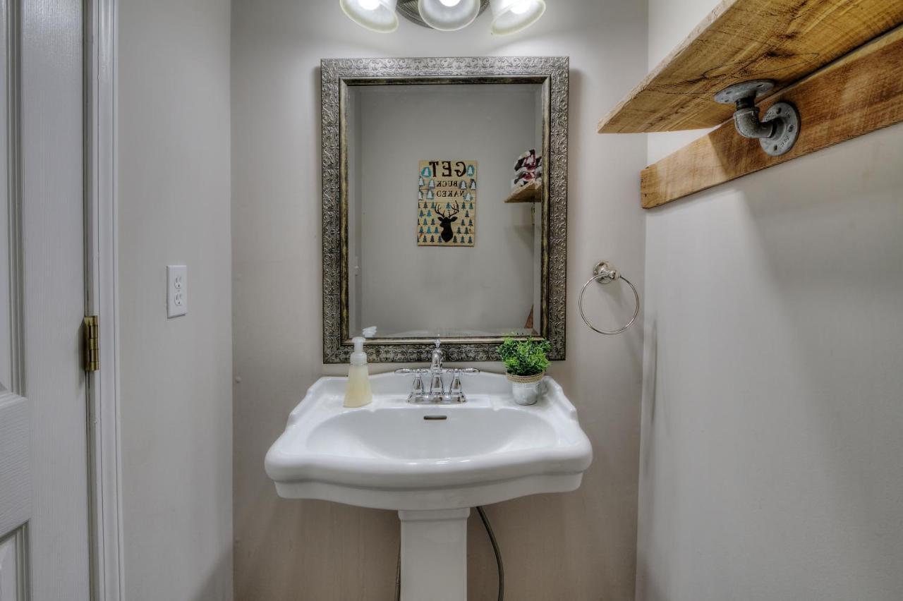 סביירוויל 5Bedrooms*4King Beds*Outstanding Location*Hottub* מראה חיצוני תמונה